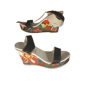 Womens Wedge Sandals Colorful Floral Print Black Straps Buckle Closure Size 40